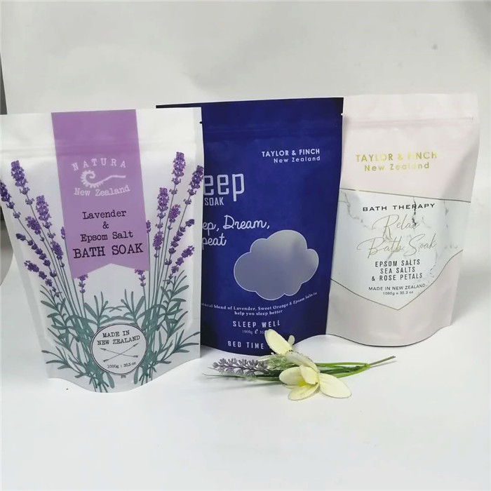 la borsa dello skincare/stagnola d'imballaggio dell'ologramma sta sul sale da bagno che imballa con la finestra