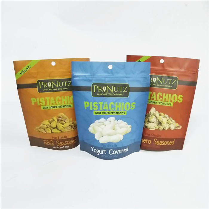 l'imballaggio di mylar della serratura dello zip di vuoto del di alluminio sta sui dadi dell'alimento del sacchetto che imballano il sacchetto di plastica