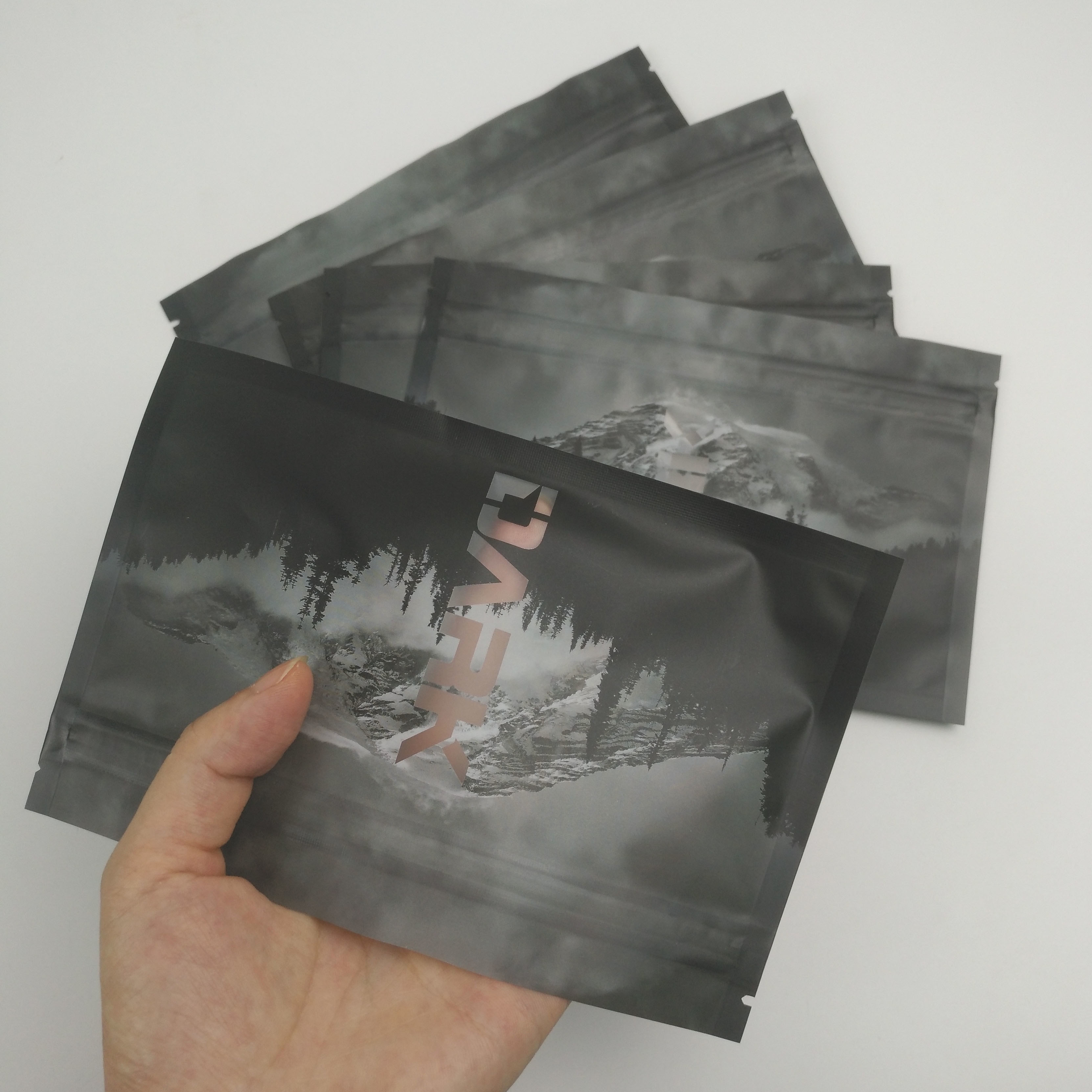 Serratura risigillabile dello zip della chiara di Front Back Window Heat Sealed prova dell'odore che imballa la guarnizione laterale Doypack di stoccaggio tre dell'alimento di Mylar