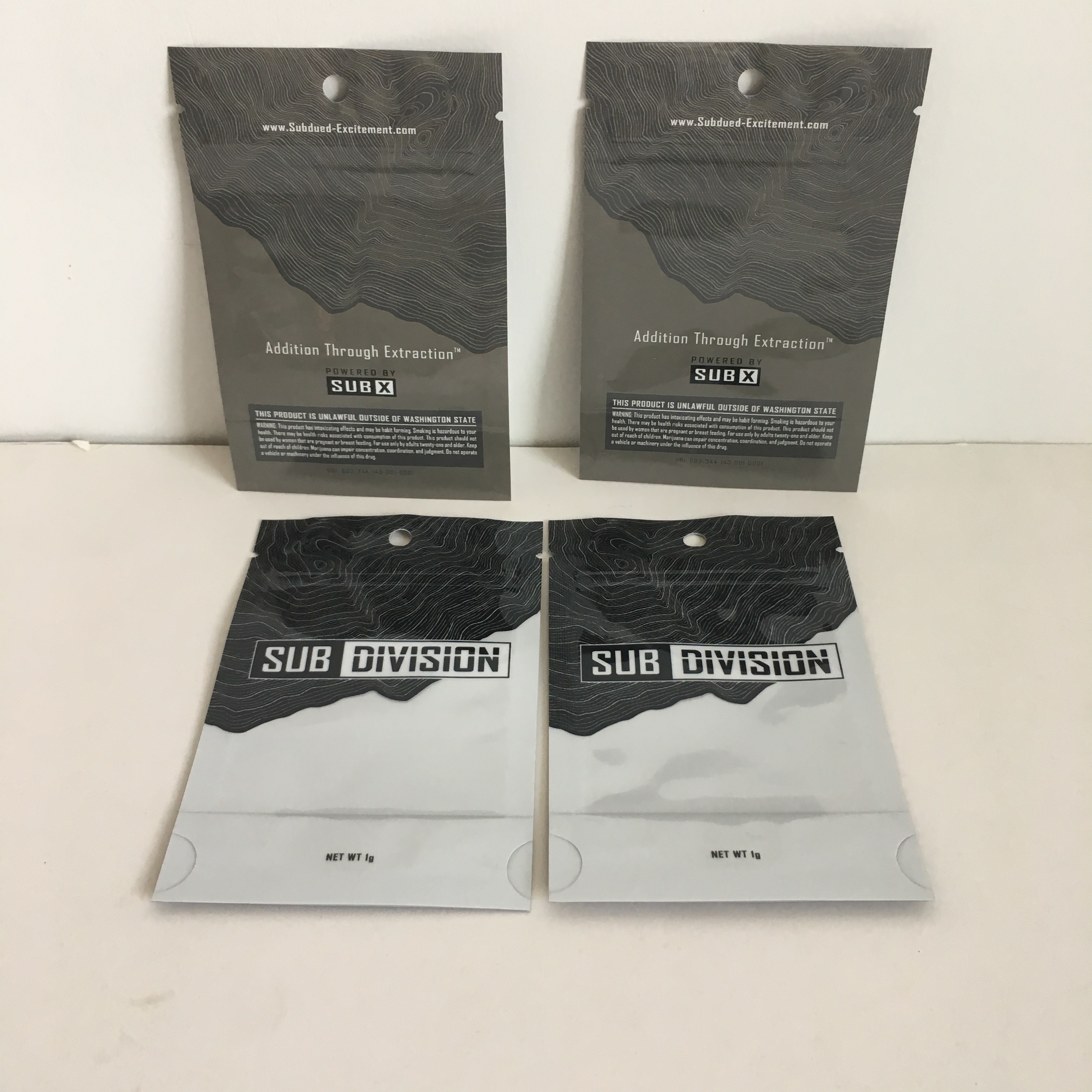 Supporto della prova dell'odore sulle borse di Mylar dei sacchetti con i sacchetti di plastica del fiore a chiusura lampo della cannabis 1g con finestra del foro del gancio la chiara