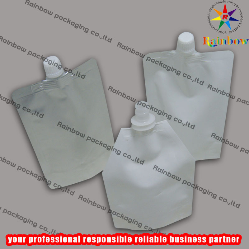 La stampa variopinta su ordinazione sta sui sacchetti di plastica del commestibile che imballano con la serratura dello zip