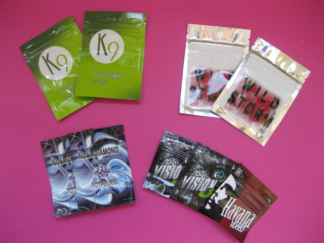 Sacchetti di plastica su misura OEM di incenso di erbe che imballano con la serratura dello zip