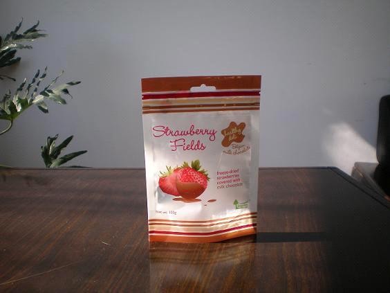 l'ANIMALE DOMESTICO 130mic/AL/NY/PE sta sulle borse inferiori del rinforzo con la trappola di incisione stampata