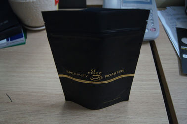 Le bustine di tè del di alluminio che imballano/stanno sulla borsa di caffè di plastica nera di Matt con la serratura dello zip